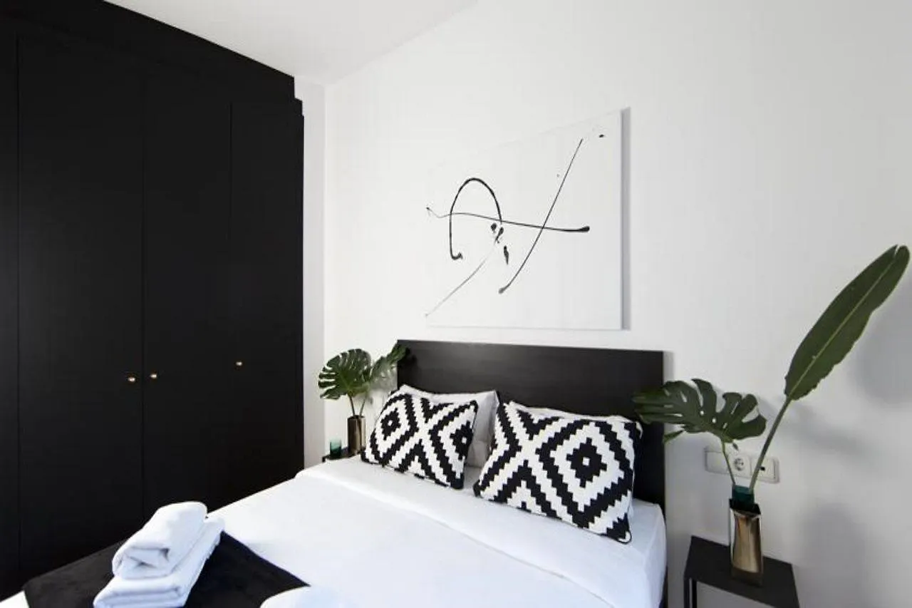 No 130 Barcelona Apartments 0*,